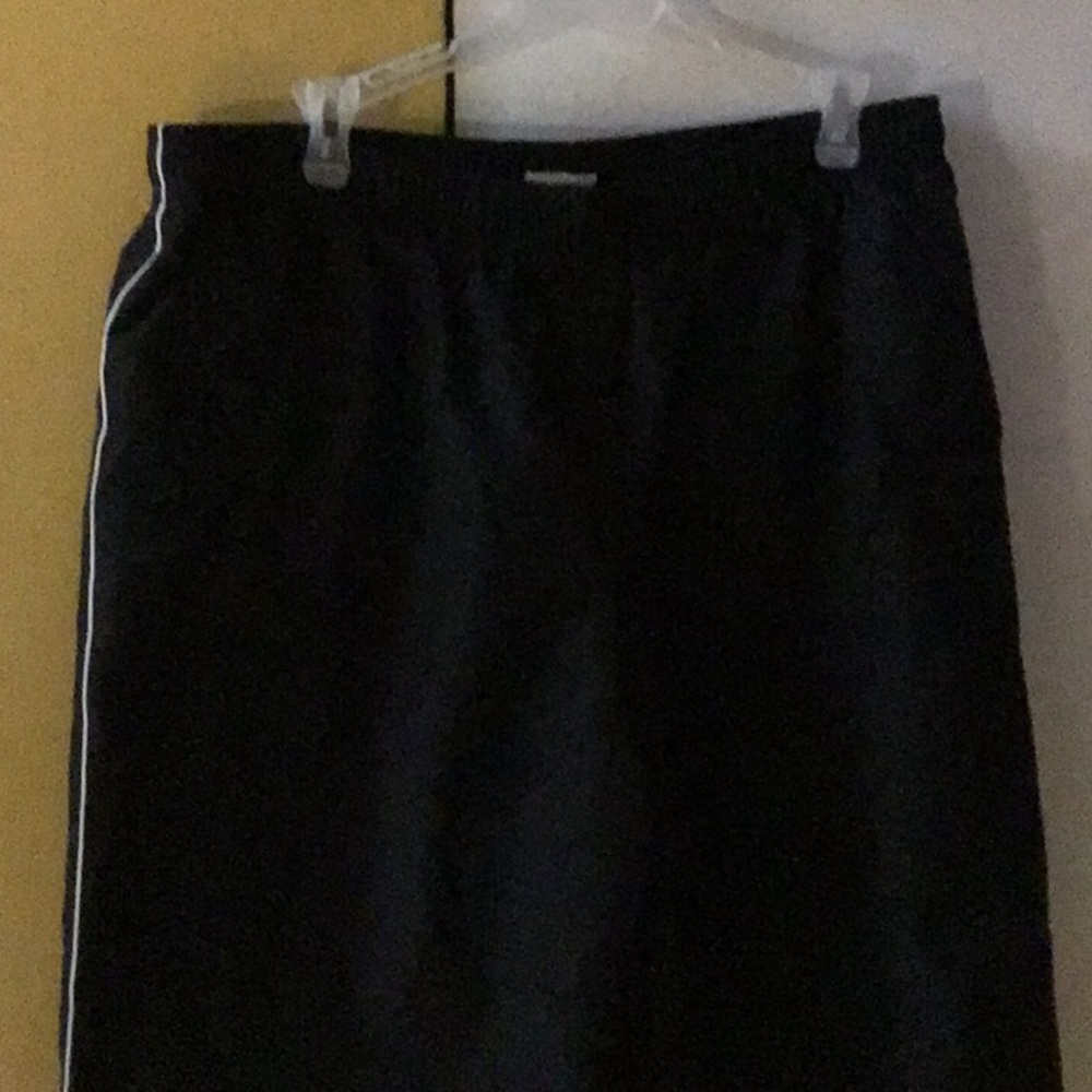 ATHLETIC WORKS - women’s, short pants w/pockets and elastic waist